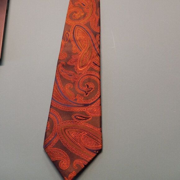 Banana Republic Silk Brown /Green paisley Tie - Picture 7 of 7